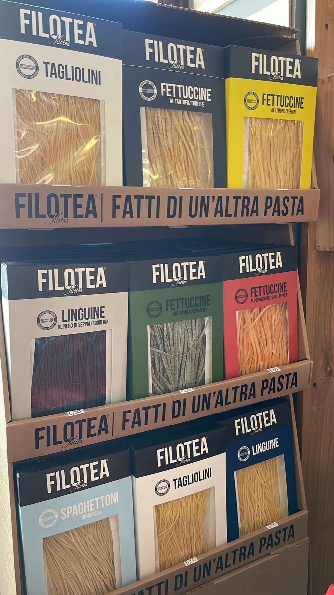 Italienische Produkte zum Mitnehmen – Opera Wein Art